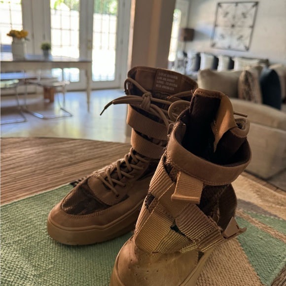 Steve Madden Camo Boots - Picture 3 of 3